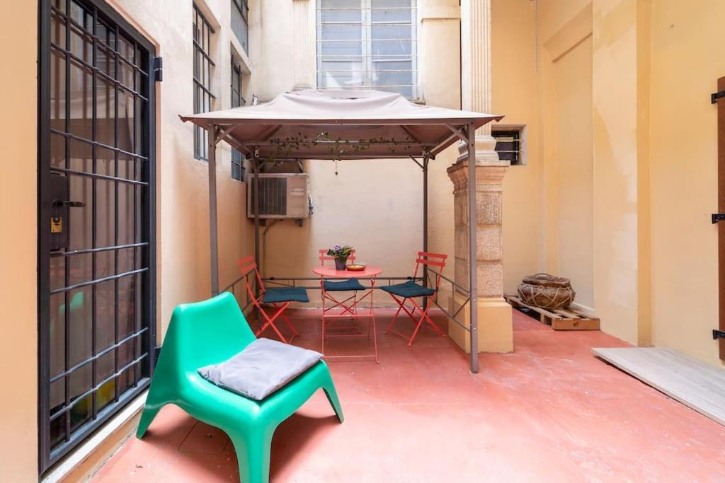 Central And Cozy Loft With Courtyard بولونيا المظهر الخارجي الصورة